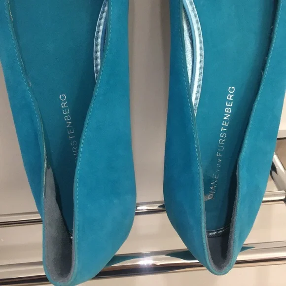 Diane Von Furstenberg suede shoes  size 8 - Picture 4 of 4